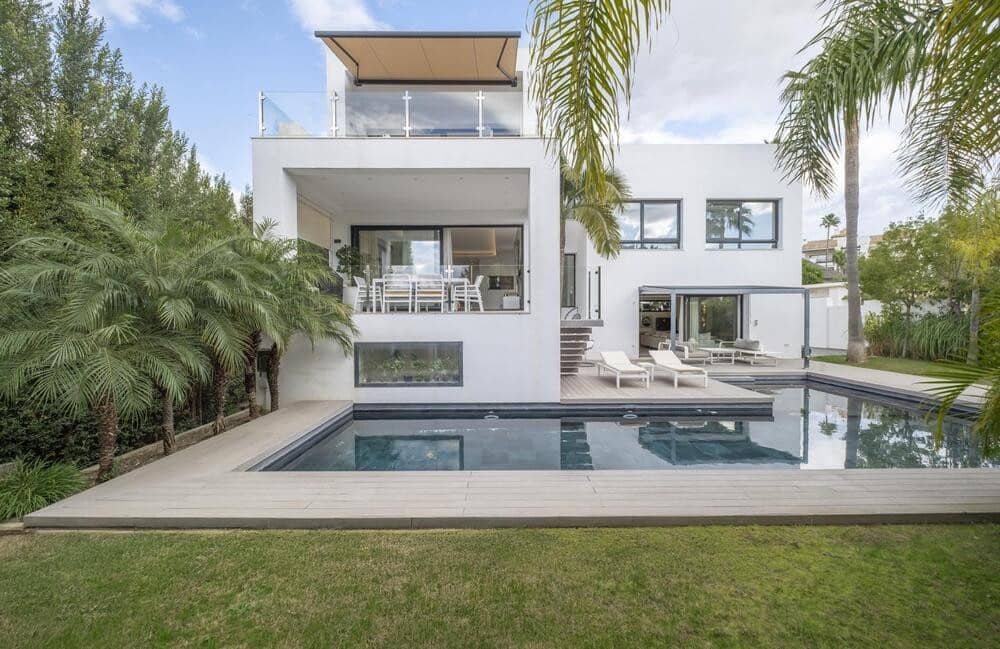 4 bedroom Villa for rent in Benahavis with pool garage - € 12,500 (Ref: 9535379)