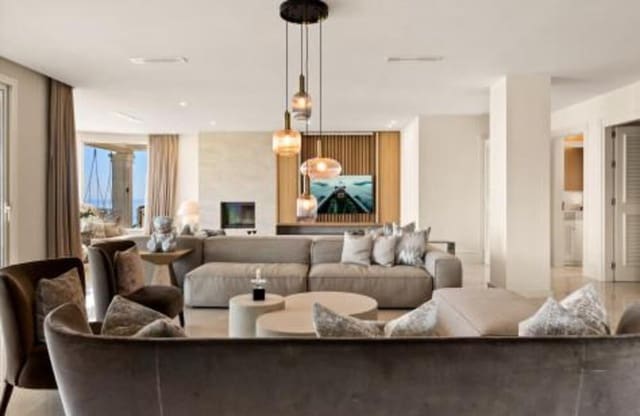 6 slaapkamer Villa te huur in Alto de los Monteros, Marbella met zwembad garage - € 15.000 (Ref: 9535381)