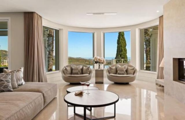 6 slaapkamer Villa te huur in Alto de los Monteros, Marbella met zwembad garage - € 15.000 (Ref: 9535381)