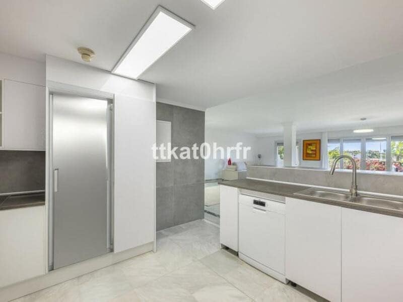3 bedroom Apartment for rent in Marbella with pool garage - € 5,500 (Ref: 9540564)