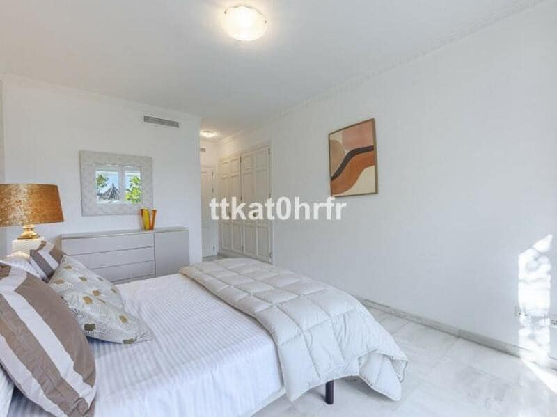 3 bedroom Apartment for rent in Marbella with pool garage - € 5,500 (Ref: 9540564)