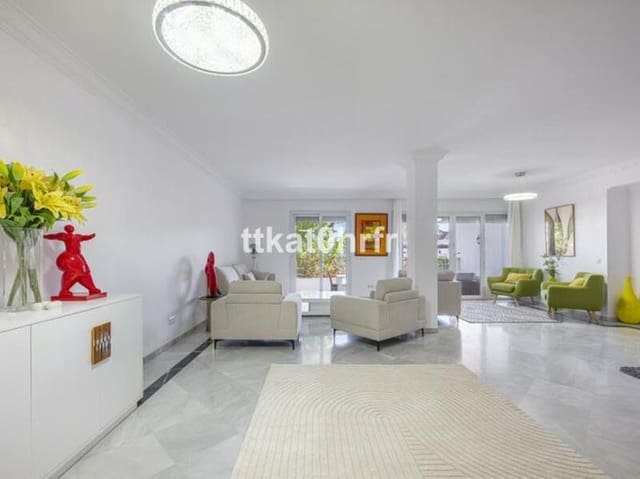 3 soveværelse Lejlighed til leje i Sierra Blanca, Marbella med swimmingpool garage - € 5.500 (Ref: 9540564)