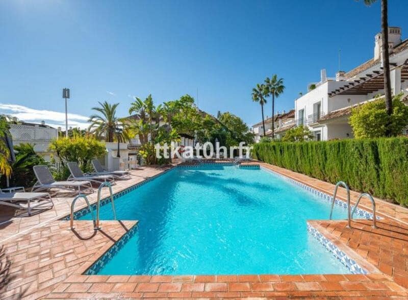 3 bedroom Apartment for rent in Marbella with pool garage - € 5,500 (Ref: 9540564)