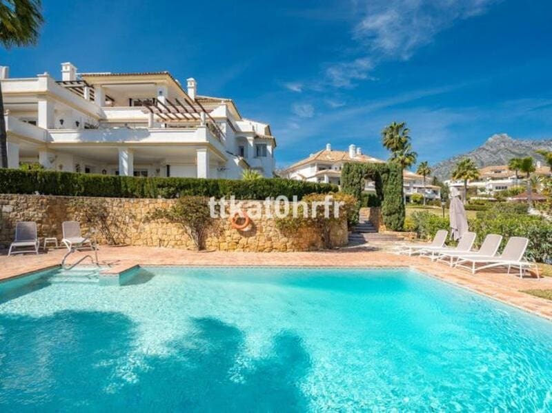 3 bedroom Apartment for rent in Marbella with pool garage - € 5,500 (Ref: 9540564)