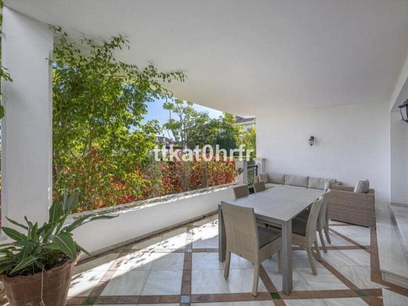 3 bedroom Apartment for rent in Marbella with pool garage - € 5,500 (Ref: 9540564)