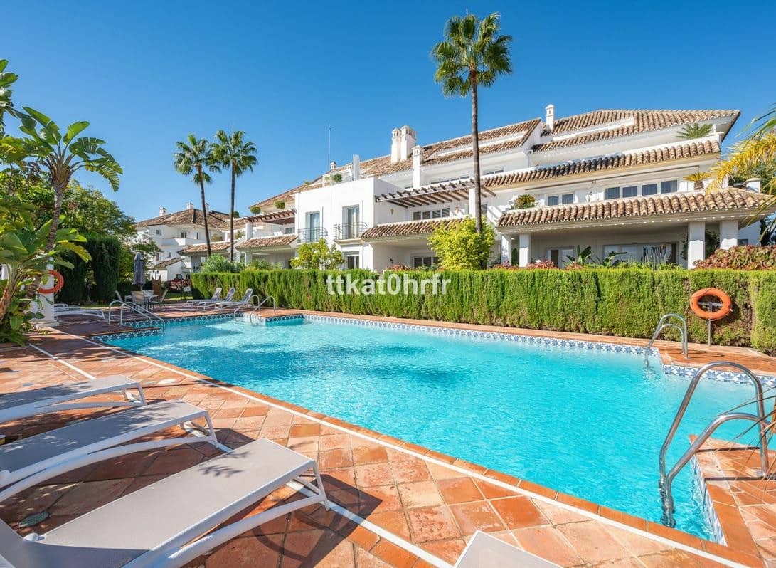 3 bedroom Apartment for rent in Marbella with pool garage - € 5,500 (Ref: 9540564)