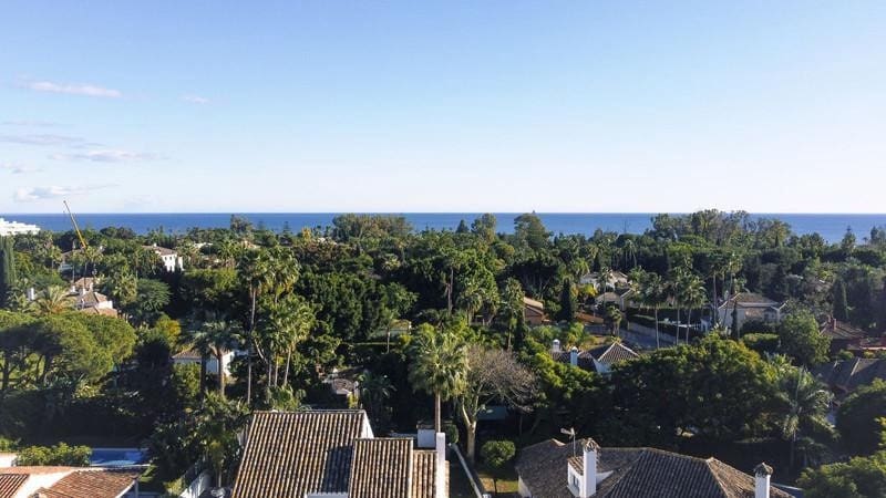 5 soverom Villa til salgs i Guadalmina med svømmebasseng garasje - € 1 450 000 (Ref: 9540566)