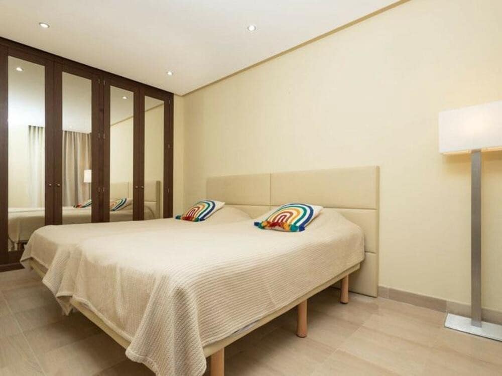 3 soverom Leilighet til salgs i Estepona med svømmebasseng garasje - € 695 000 (Ref: 9542845)