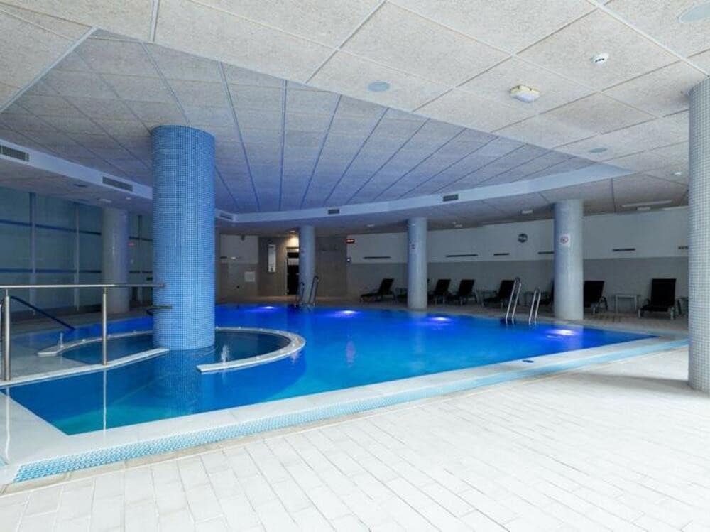 3 soverom Leilighet til salgs i Estepona med svømmebasseng garasje - € 695 000 (Ref: 9542845)