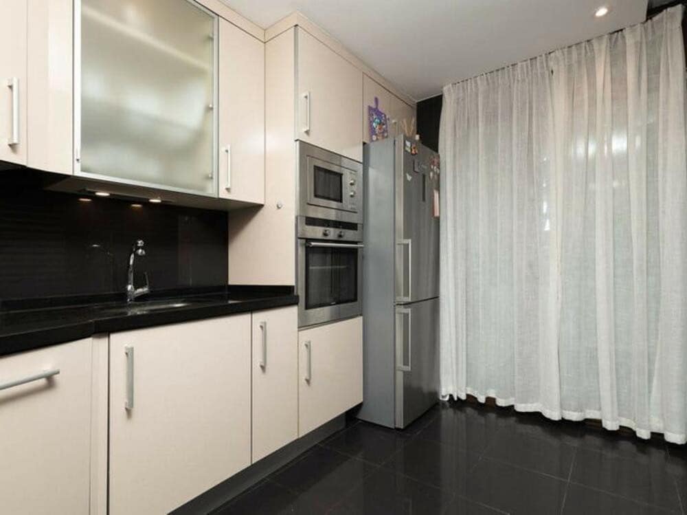 3 soverom Leilighet til salgs i Estepona med svømmebasseng garasje - € 695 000 (Ref: 9542845)