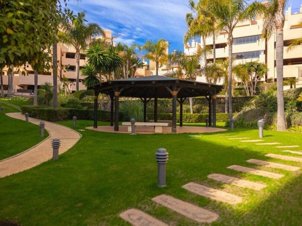 3 Zimmer Apartment zu verkaufen in Estepona mit Pool Garage - 695.000 € (Ref: 9542845)