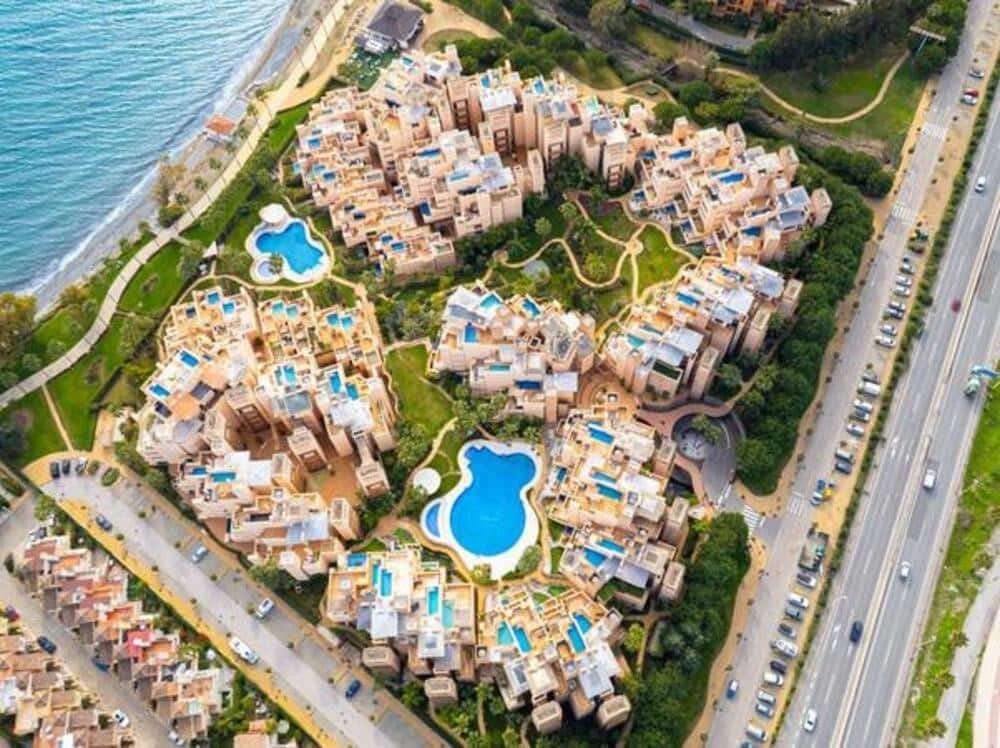 3 Zimmer Apartment zu verkaufen in Estepona mit Pool Garage - 695.000 € (Ref: 9542845)