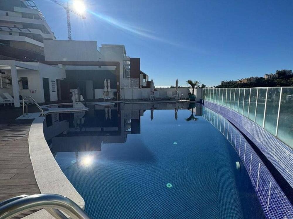 3 soveværelse Lejlighed til leje i Benahavis med swimmingpool garage - € 2.800 (Ref: 9542849)