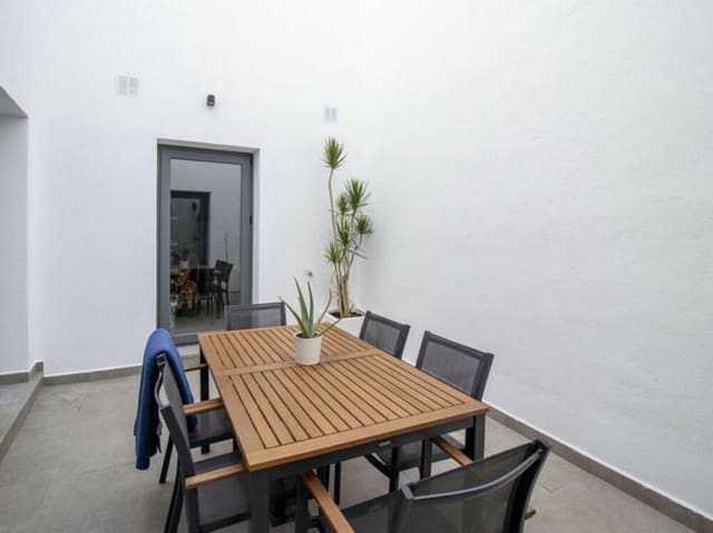 3 quarto Casa em Banda para venda em San Pedro de Alcántara Pueblo, Marbella com piscina garagem - 895 000 € (Ref: 9542851)