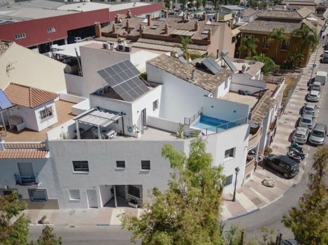 3 quarto Casa em Banda para venda em San Pedro de Alcántara Pueblo, Marbella com piscina garagem - 895 000 € (Ref: 9542851)