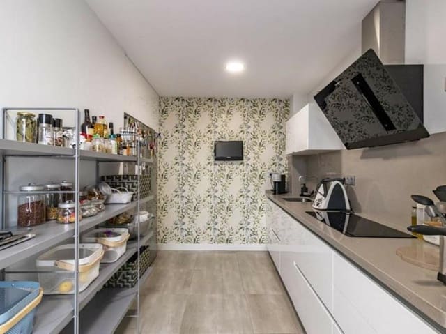 3 quarto Casa em Banda para venda em San Pedro de Alcántara Pueblo, Marbella com piscina garagem - 895 000 € (Ref: 9542851)