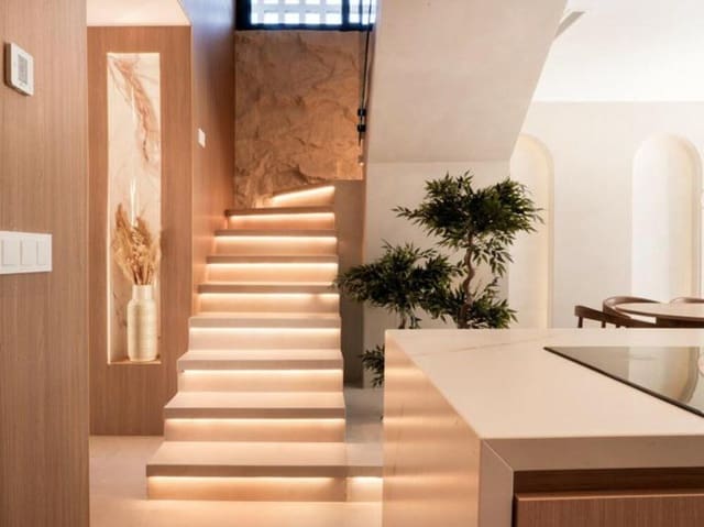 4 Zimmer Haus zu verkaufen in Puerto Banus, Marbella mit Pool Garage - 1.450.000 € (Ref: 9547399)