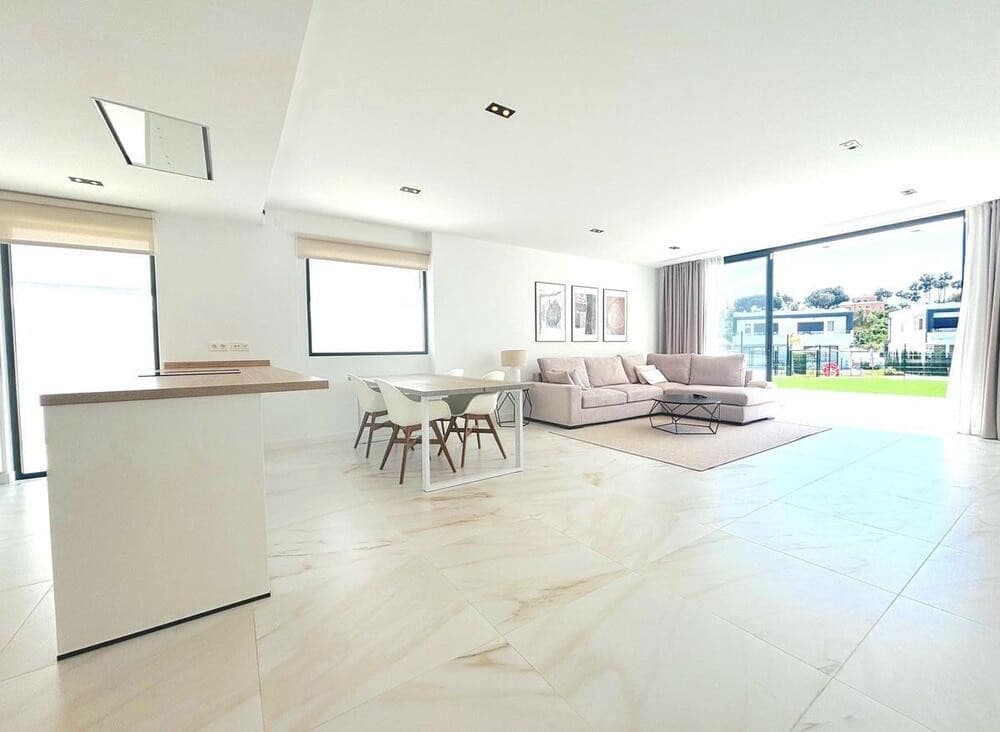 4 camera da letto Villa da affittare in New Golden Mile con piscina garage - 4.500 € (Rif: 9547400)