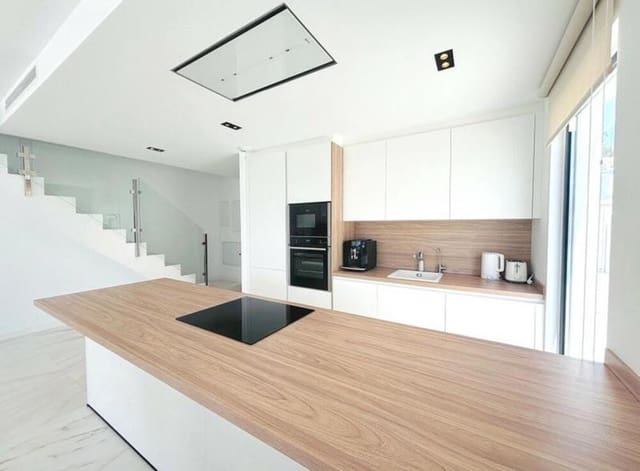 4 camera da letto Villa da affittare in La Concha - Resina Golf, Estepona con piscina garage - 4.500 € (Rif: 9547400)