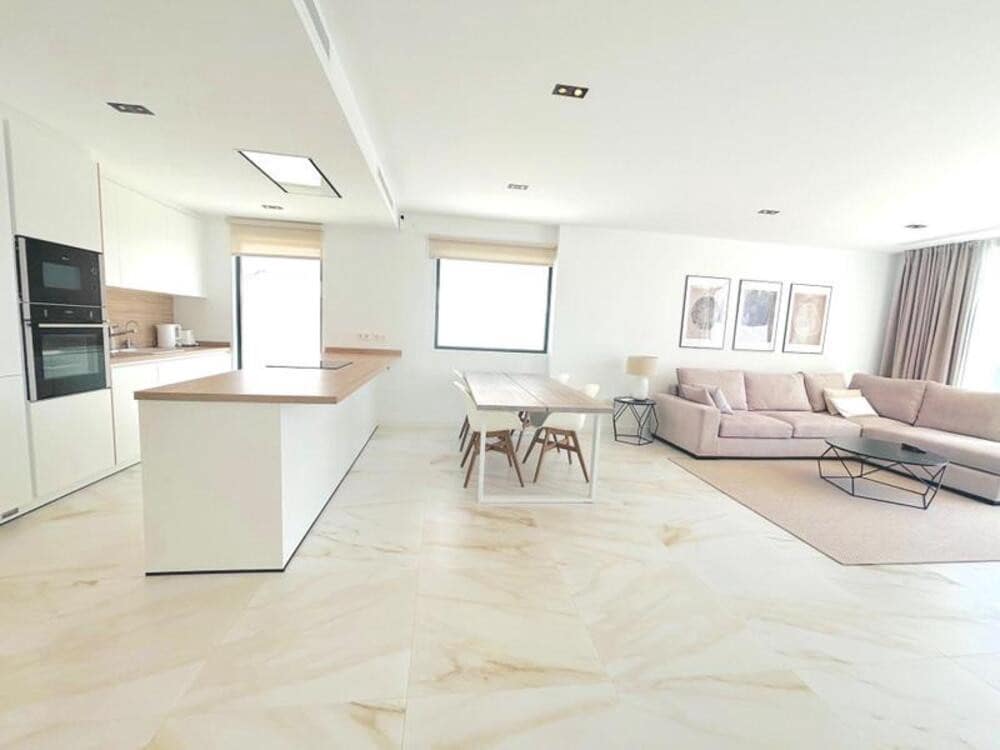 4 camera da letto Villa da affittare in New Golden Mile con piscina garage - 4.500 € (Rif: 9547400)