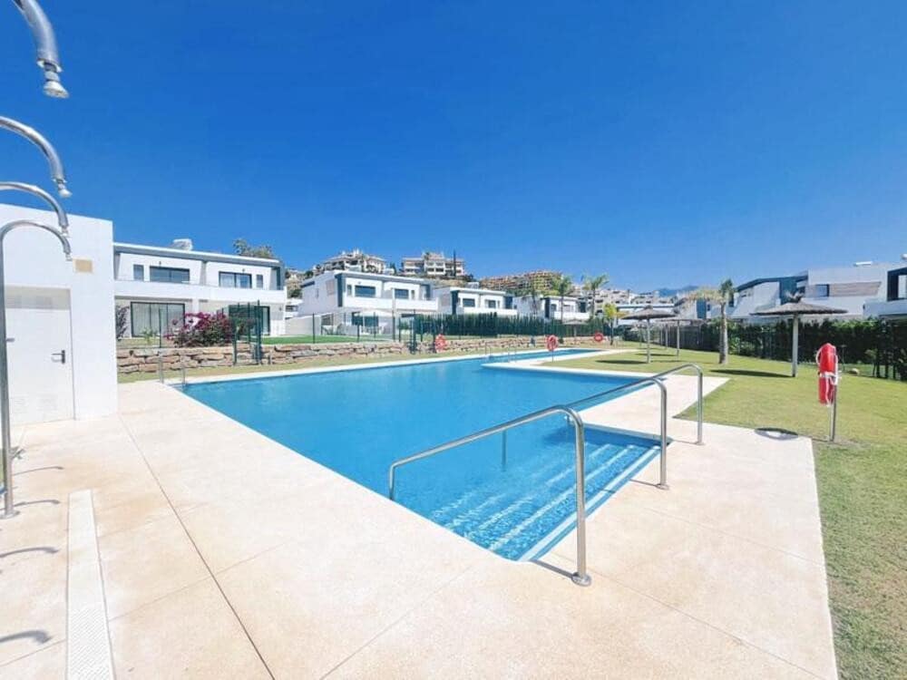 4 camera da letto Villa da affittare in New Golden Mile con piscina garage - 4.500 € (Rif: 9547400)