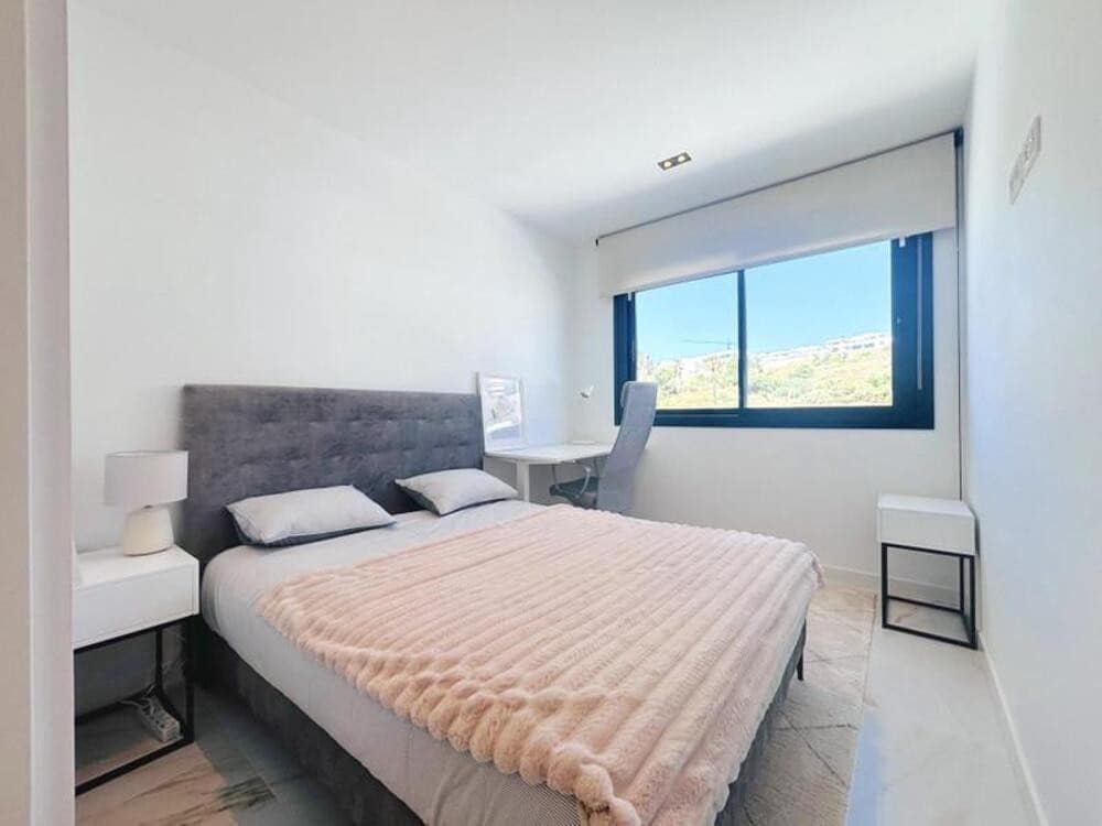 4 camera da letto Villa da affittare in New Golden Mile con piscina garage - 4.500 € (Rif: 9547400)