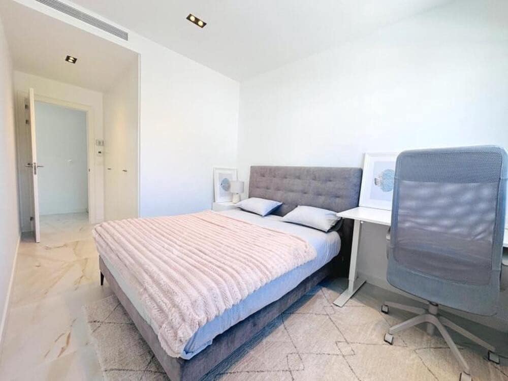 4 camera da letto Villa da affittare in New Golden Mile con piscina garage - 4.500 € (Rif: 9547400)