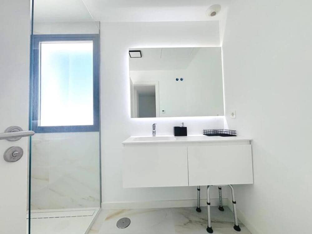 4 camera da letto Villa da affittare in New Golden Mile con piscina garage - 4.500 € (Rif: 9547400)