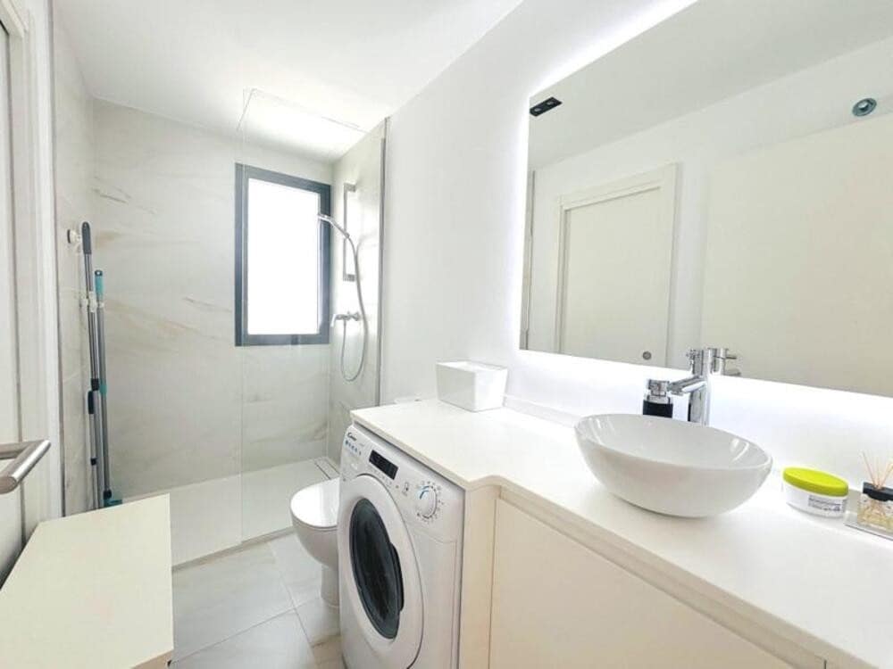 4 camera da letto Villa da affittare in New Golden Mile con piscina garage - 4.500 € (Rif: 9547400)