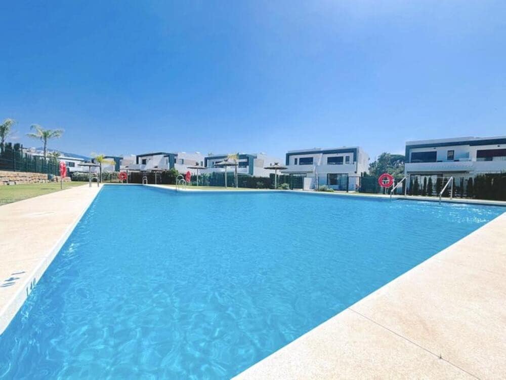 4 camera da letto Villa da affittare in New Golden Mile con piscina garage - 4.500 € (Rif: 9547400)