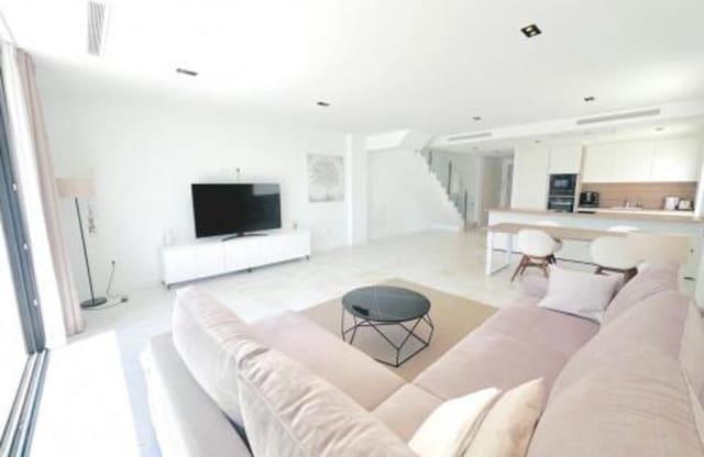 4 camera da letto Villetta Bifamiliare da affittare in Sotoserena, Estepona con piscina garage - 4.500 € (Rif: 9547402)