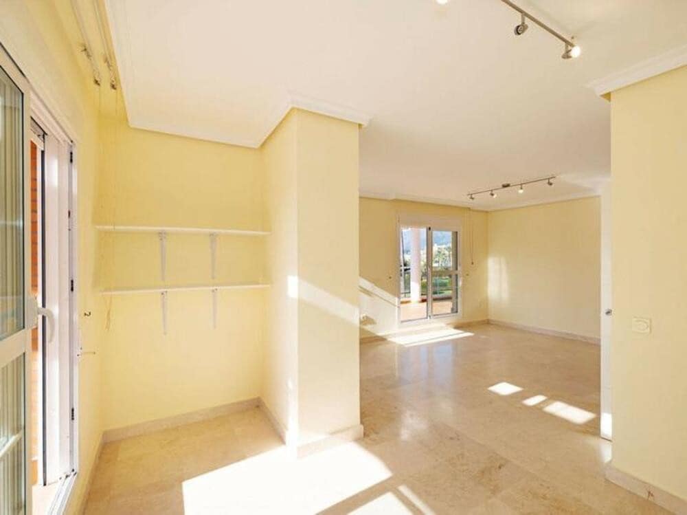 4 soveværelse Penthouse til salg i New Golden Mile med swimmingpool - € 690.000 (Ref: 9547403)