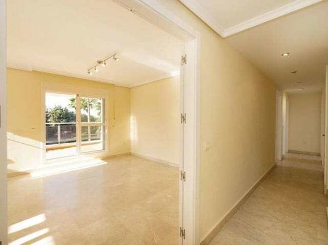 4 soveværelse Penthouse til salg i Sotoserena, Estepona med swimmingpool - € 690.000 (Ref: 9547403)