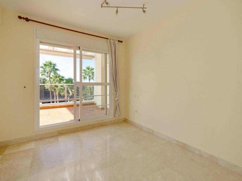 4 soveværelse Penthouse til salg i New Golden Mile med swimmingpool - € 690.000 (Ref: 9547403)