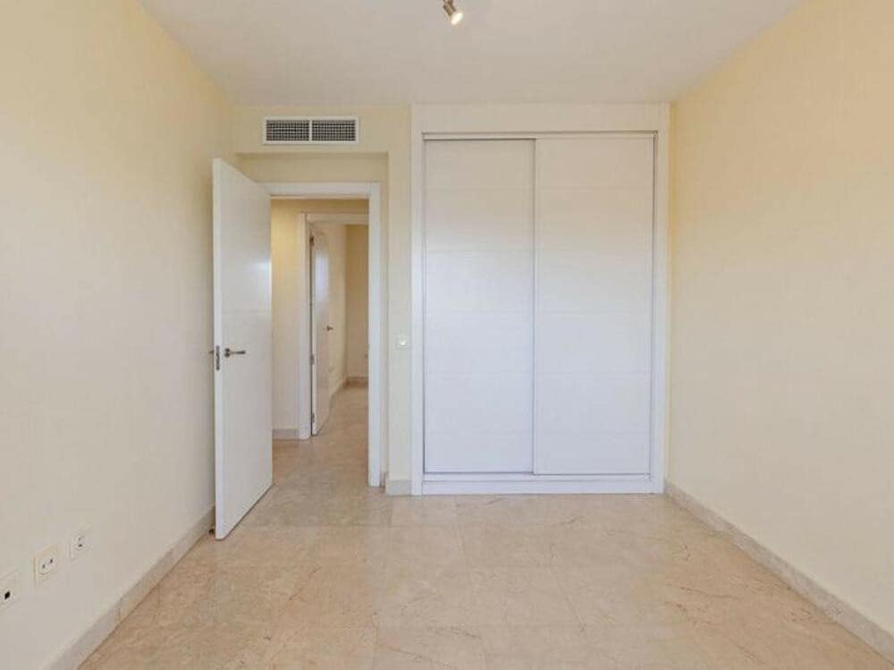 4 soveværelse Penthouse til salg i New Golden Mile med swimmingpool - € 690.000 (Ref: 9547403)