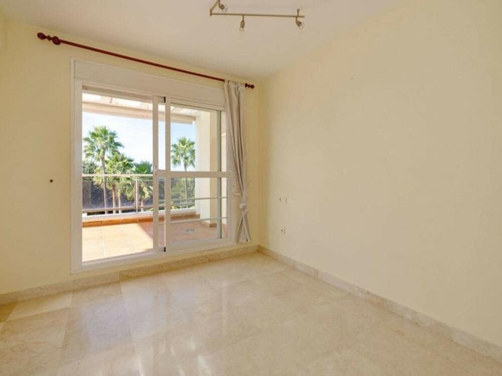 4 quarto Penthouse para venda em New Golden Mile com piscina - 690 000 € (Ref: 9547403)