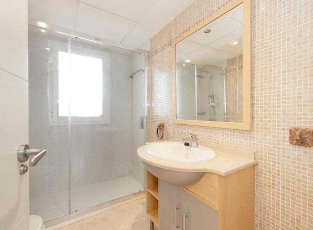 4 quarto Penthouse para venda em New Golden Mile com piscina - 690 000 € (Ref: 9547403)