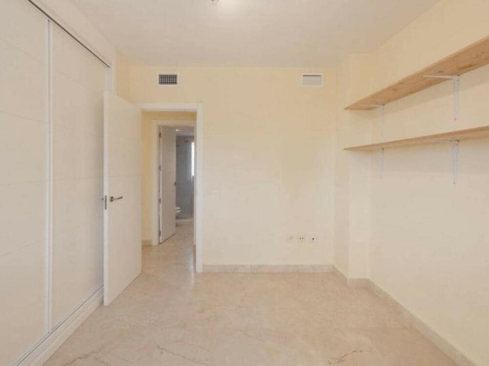 4 quarto Penthouse para venda em New Golden Mile com piscina - 690 000 € (Ref: 9547403)