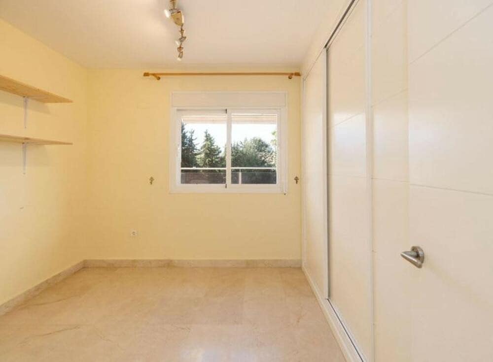 4 quarto Penthouse para venda em New Golden Mile com piscina - 690 000 € (Ref: 9547403)