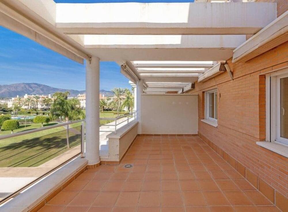 4 quarto Penthouse para venda em New Golden Mile com piscina - 690 000 € (Ref: 9547403)