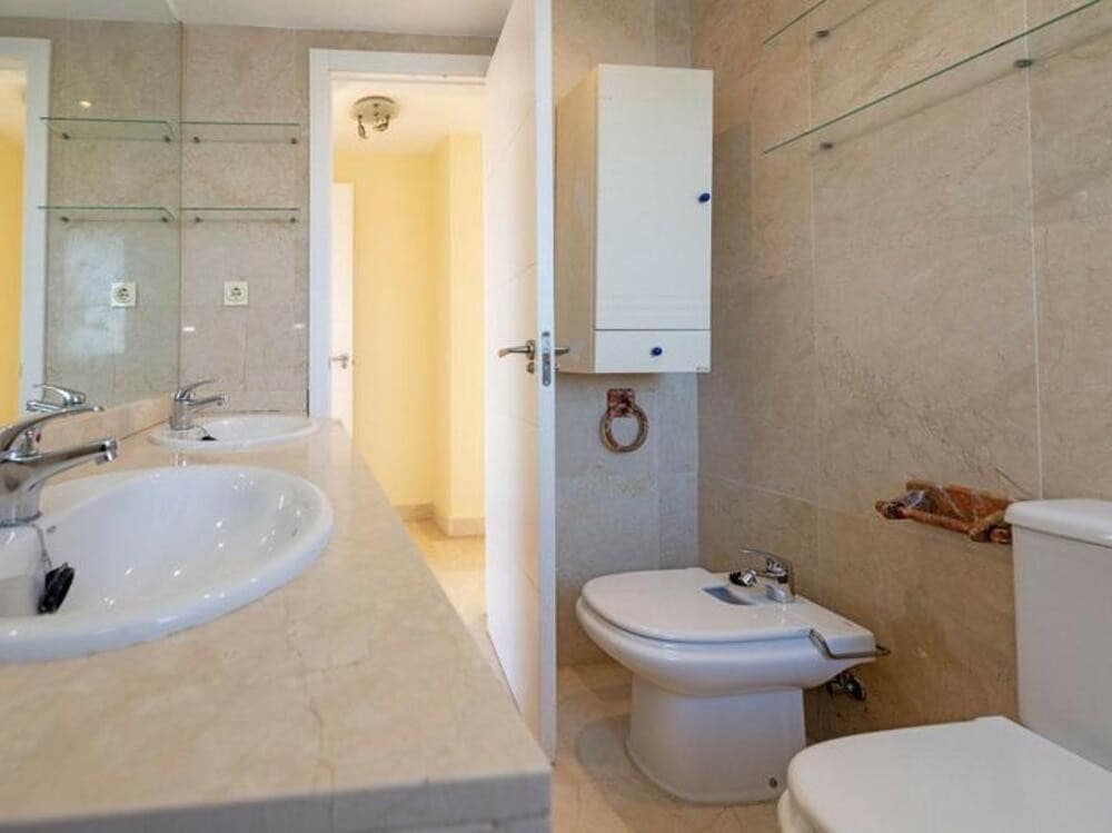 4 quarto Penthouse para venda em New Golden Mile com piscina - 690 000 € (Ref: 9547403)