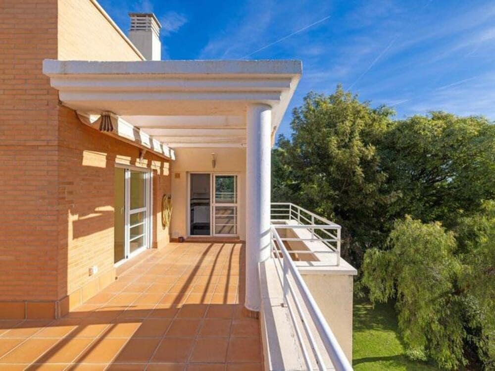 4 quarto Penthouse para venda em New Golden Mile com piscina - 690 000 € (Ref: 9547403)