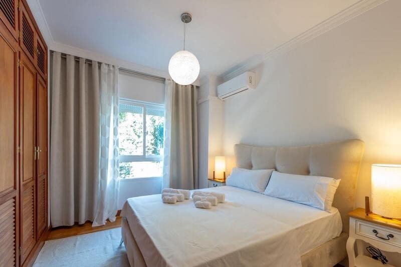 8 bedroom Villa for rent in Benahavis with pool garage - € 18,000 (Ref: 9550422)