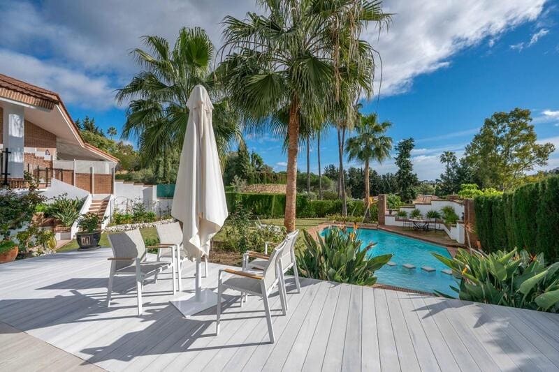 8 bedroom Villa for rent in Benahavis with pool garage - € 18,000 (Ref: 9550422)