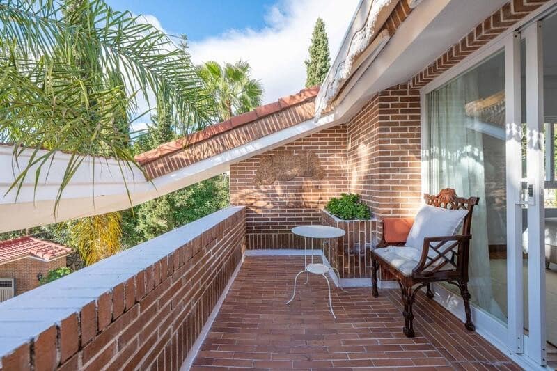 8 bedroom Villa for rent in Benahavis with pool garage - € 18,000 (Ref: 9550422)