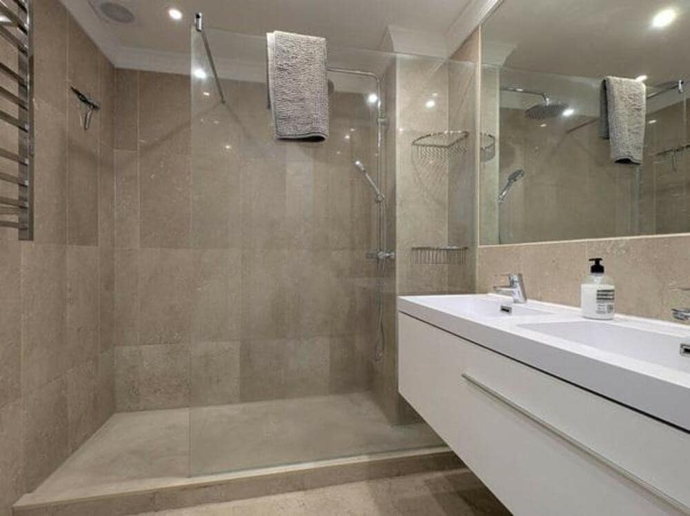 4 sovrum Hus att hyra i Marbella med pool garage - 4 000 € (Ref: 9550423)