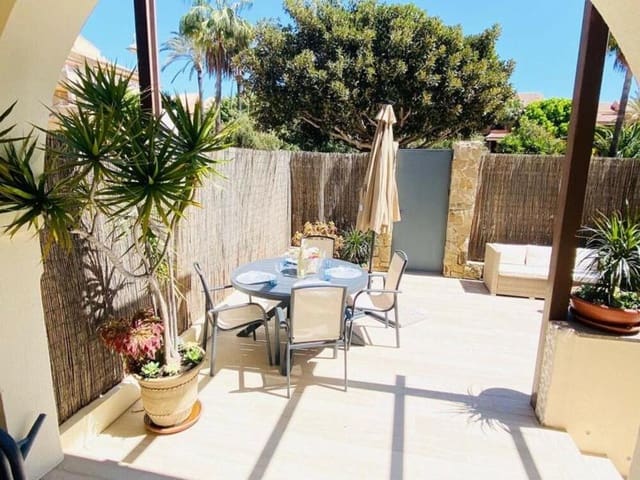 4 soverom Hus til leie i Puerto Banus, Marbella med svømmebasseng garasje - € 4 000 (Ref: 9550423)