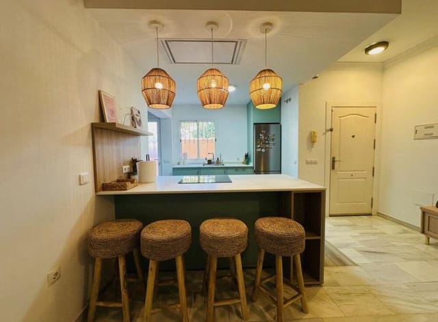 3 soveværelse Lejlighed til leje i Marbesa, Marbella med swimmingpool garage - € 2.600 (Ref: 9550424)