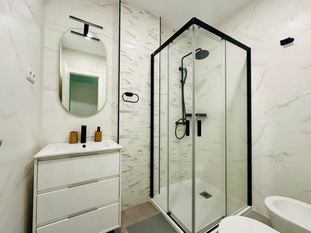 3 soveværelse Lejlighed til leje i Marbella med swimmingpool garage - € 2.600 (Ref: 9550424)