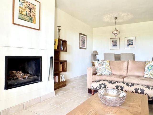 3 soveværelse Lejlighed til salg i Los Flamingos, Benahavís med swimmingpool - € 675.000 (Ref: 9550426)
